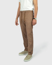 Load image into Gallery viewer, FRANCKINO SARTORIA FSS24 SLUB.1 JOGGER - TAN TROUSER
