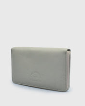 Load image into Gallery viewer, KARL LAGERFELD 815414-410 SAND HAND WALLET
